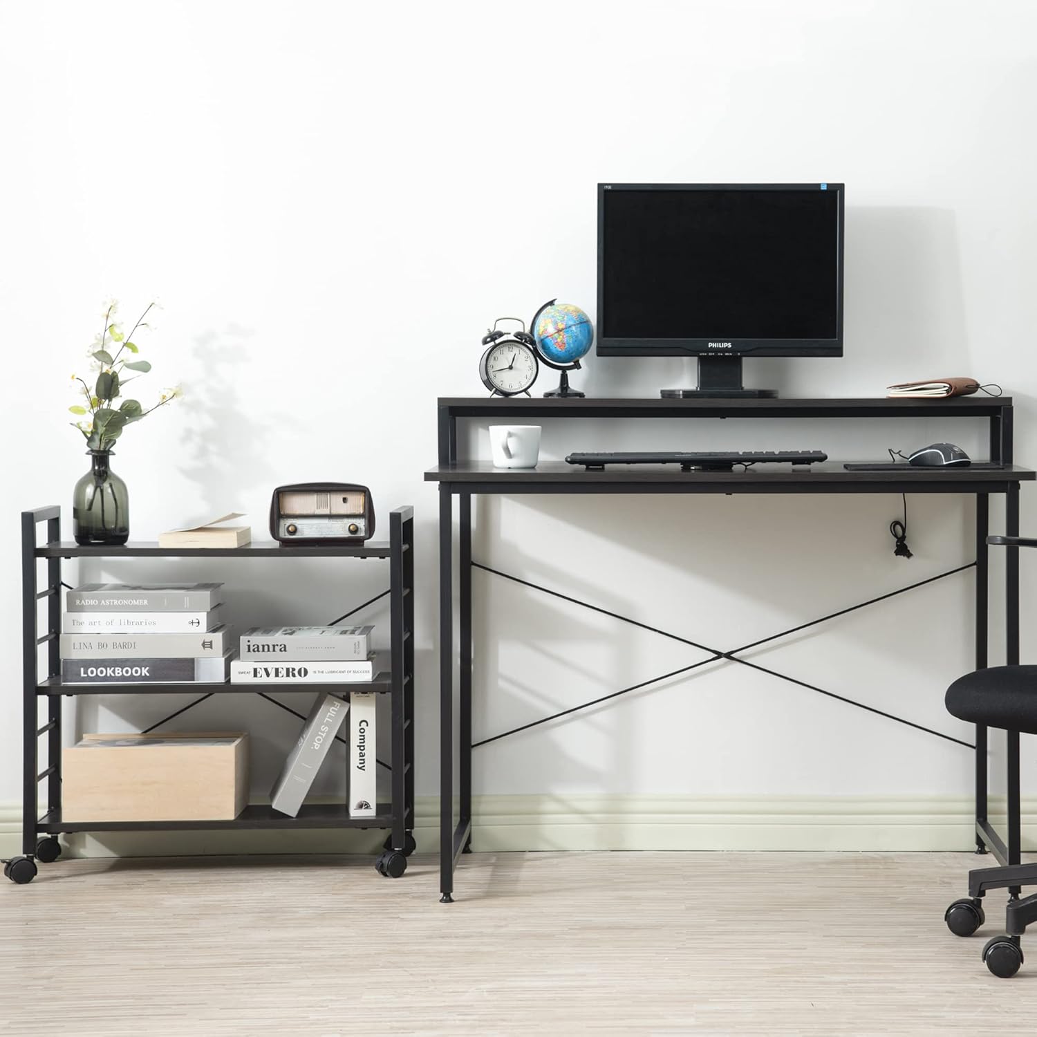 【新品】【ホワイト】パソコンデスク キャスター付きで移動可能ラック付き デスク ホワイト】パソコンデスクキャスター付きで移動可能ラック付き